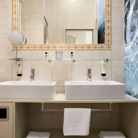 Amedia Plaza Wels, Trademark Collection By Wyndham 4* Wels