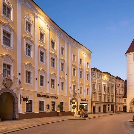 Amedia Plaza Wels, Trademark Collection By Wyndham Hotel
